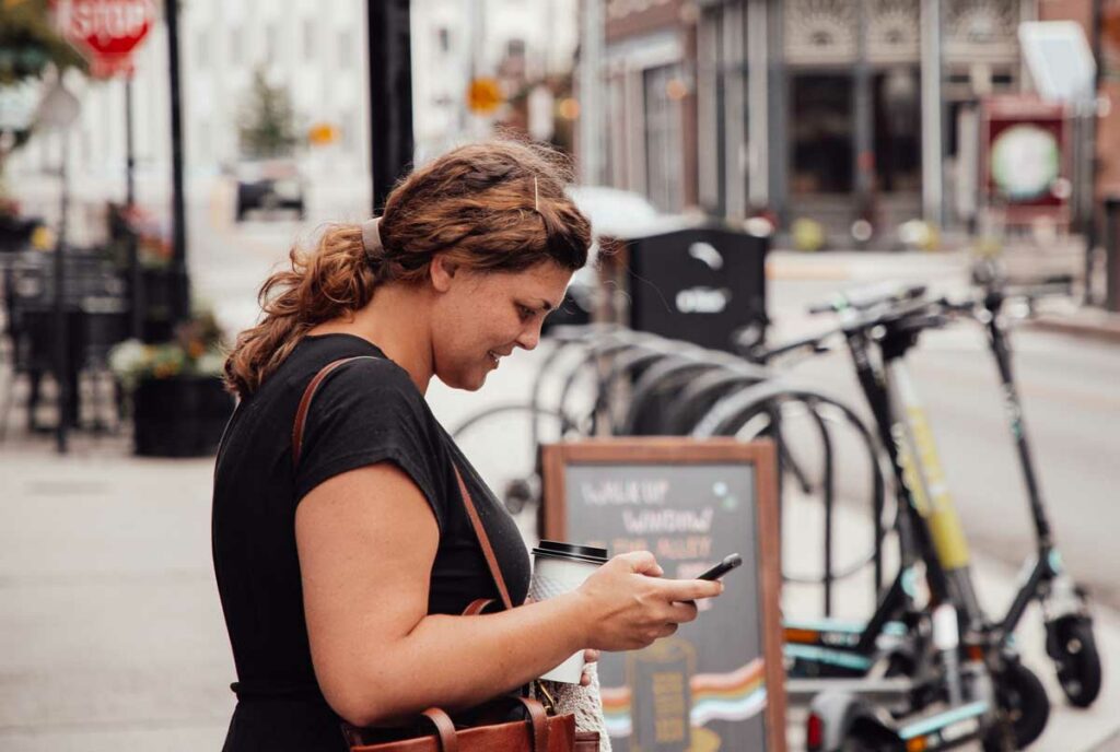 umo woman using rideshare